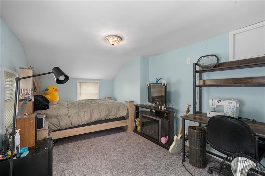 336 E Park Street Property Photo 14