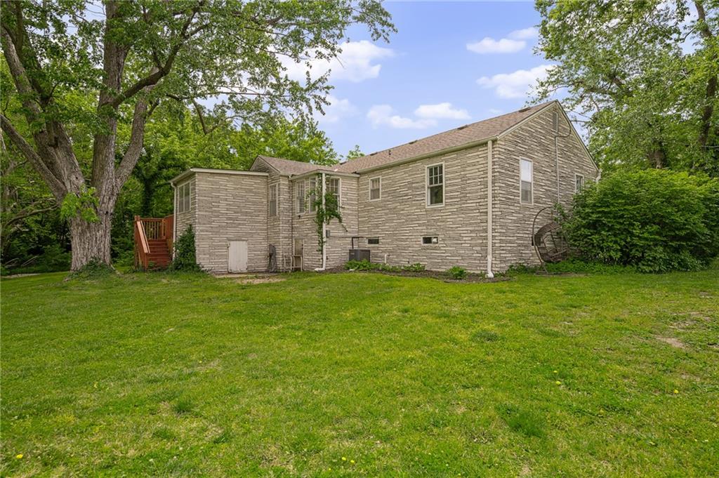 336 E Park Street Property Photo 21