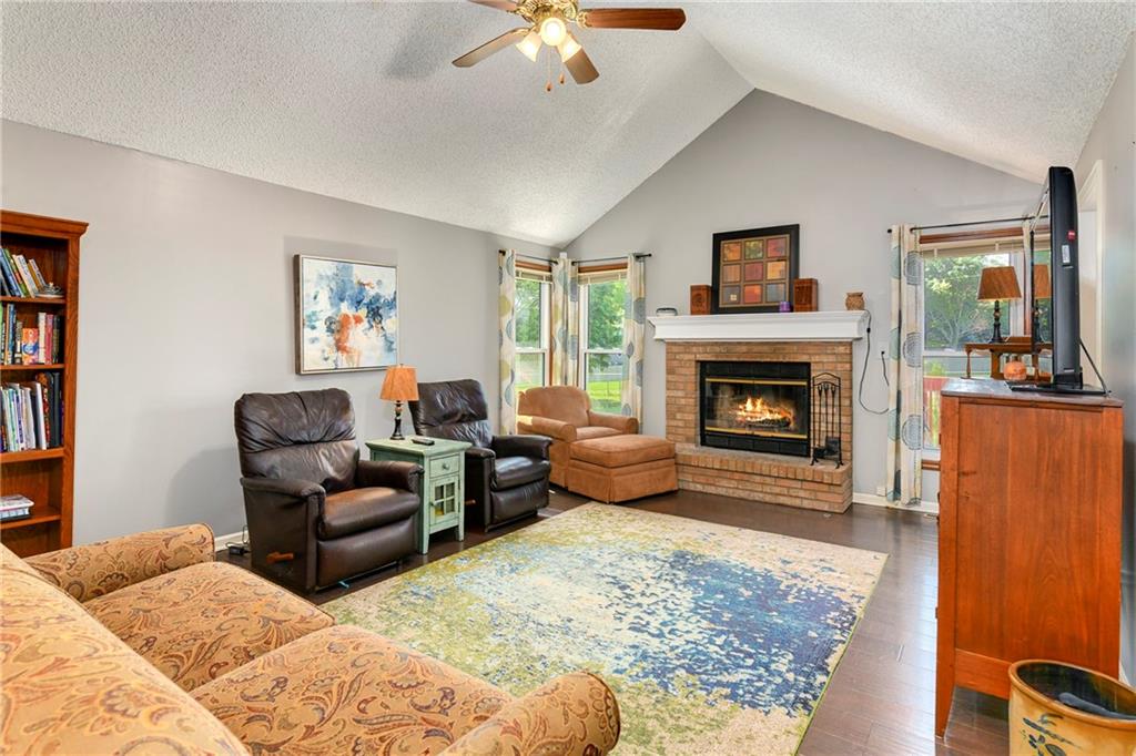 1204 Ne Hunters Road Property Photo 6