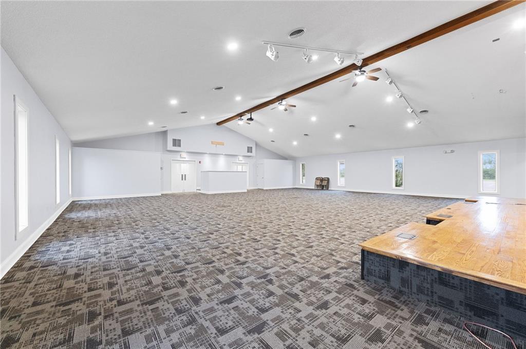 12320 Parallel Parkway Property Photo 24