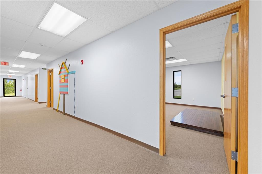 12320 Parallel Parkway Property Photo 54