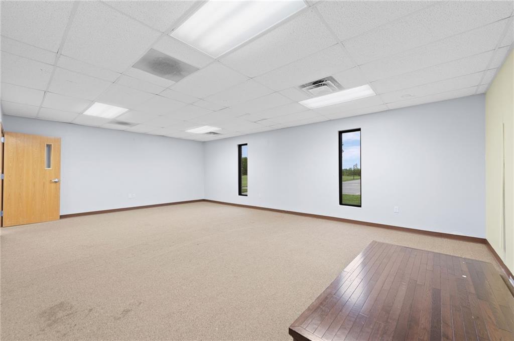 12320 Parallel Parkway Property Photo 56