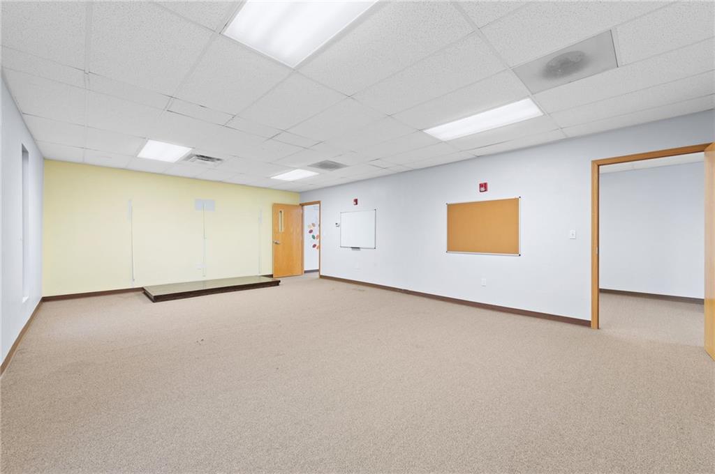 12320 Parallel Parkway Property Photo 57