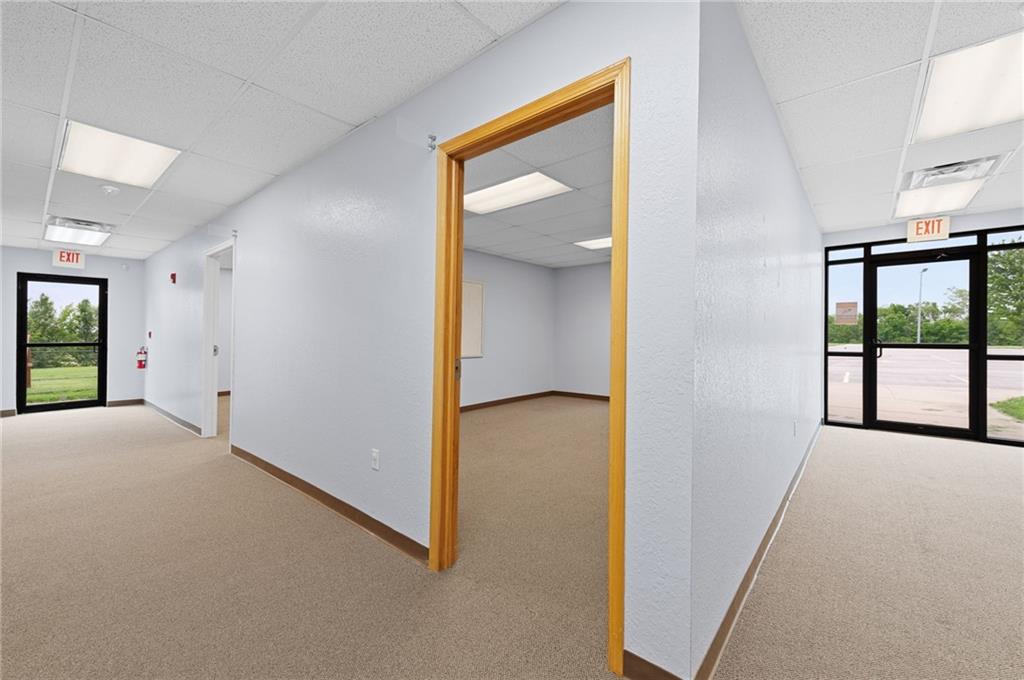 12320 Parallel Parkway Property Photo 66