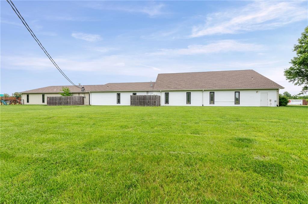 12320 Parallel Parkway Property Photo 77