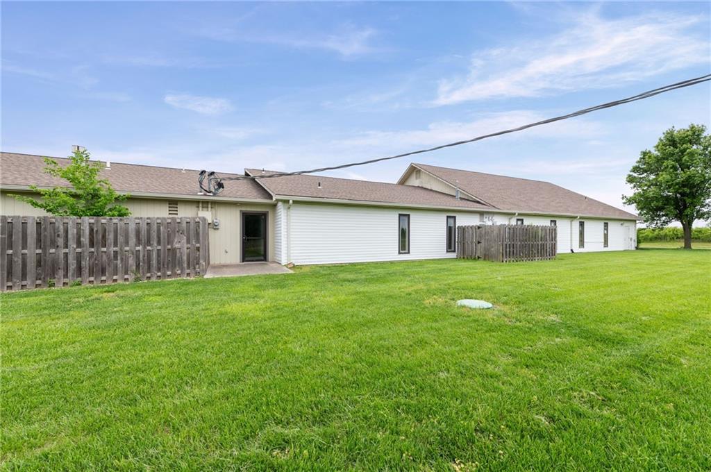 12320 Parallel Parkway Property Photo 78