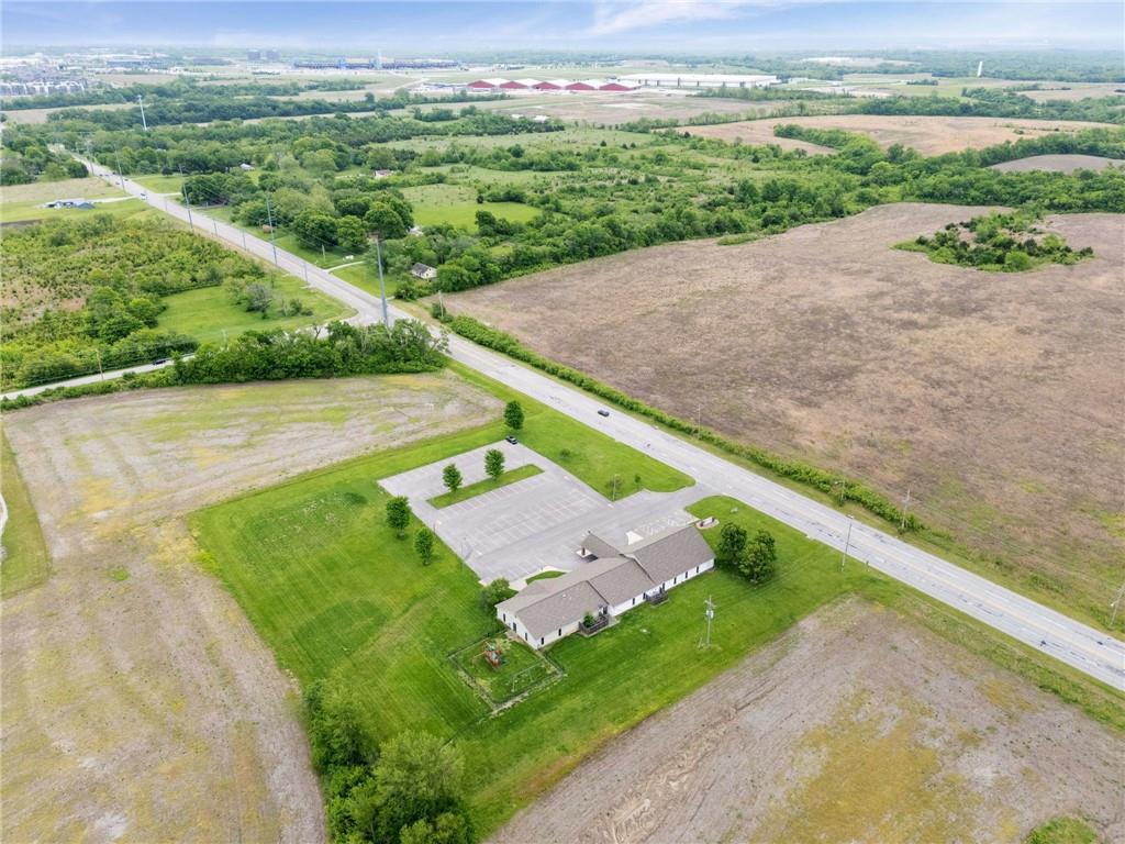 12320 Parallel Parkway Property Photo 88