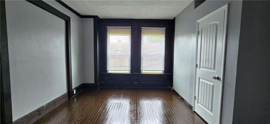 2022 Van Brunt Boulevard Property Photo 4
