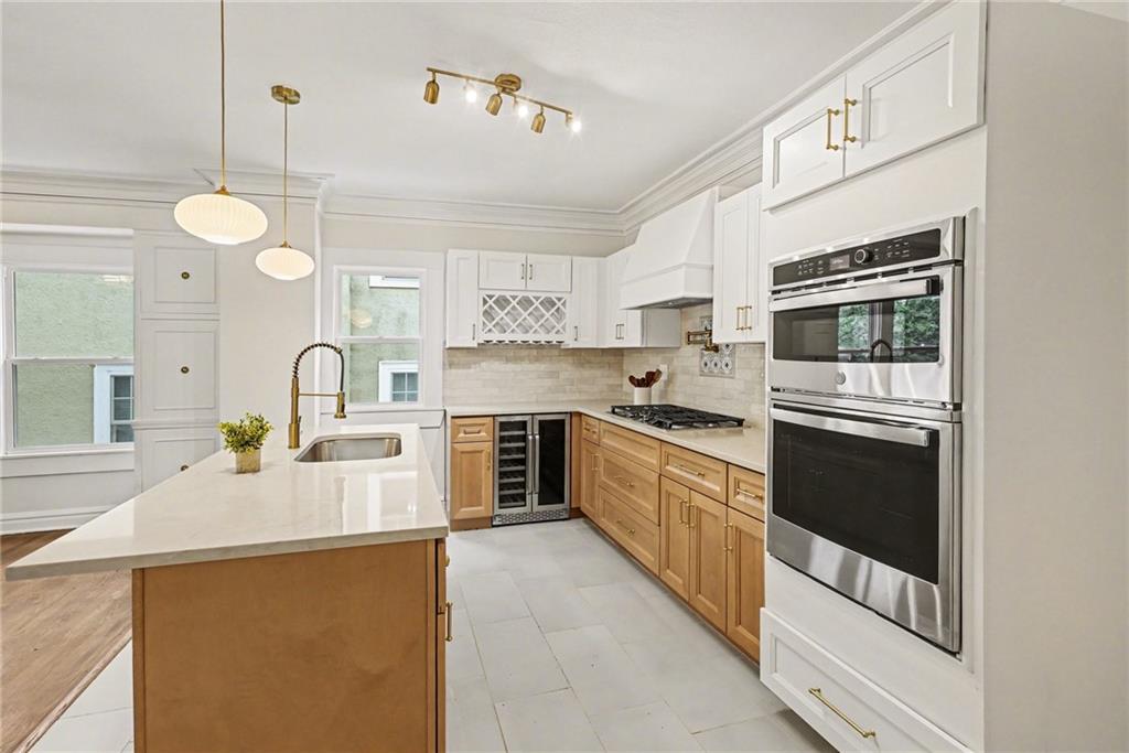 122 E 59th Street Property Photo 3