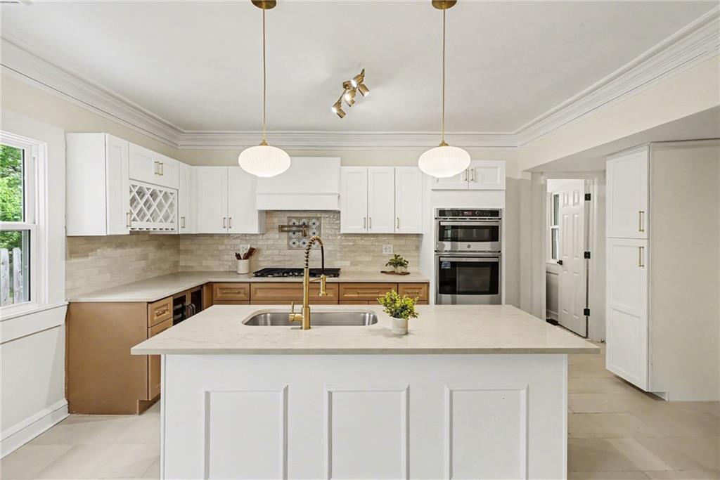 122 E 59th Street Property Photo 4