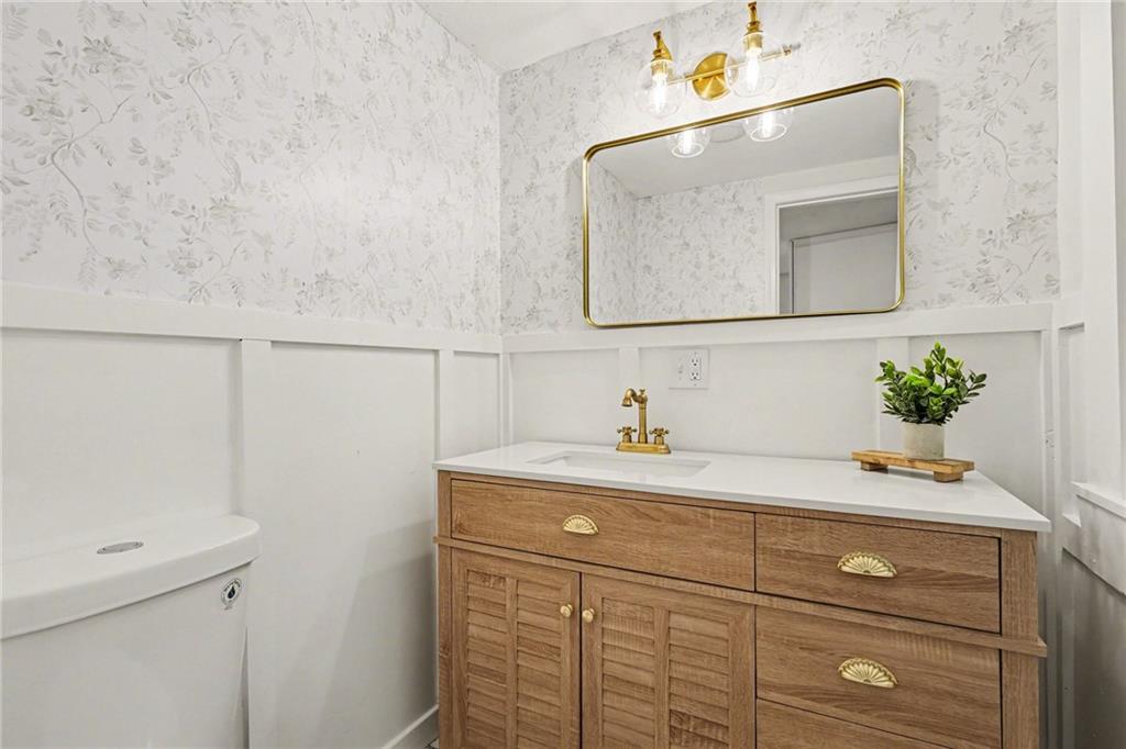 122 E 59th Street Property Photo 10