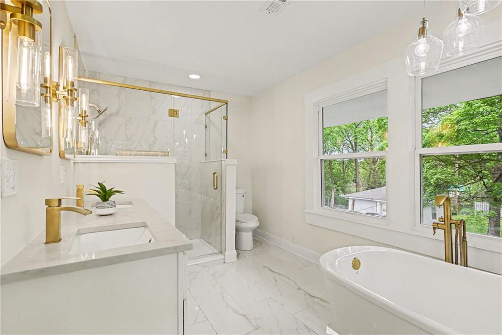 122 E 59th Street Property Photo 12