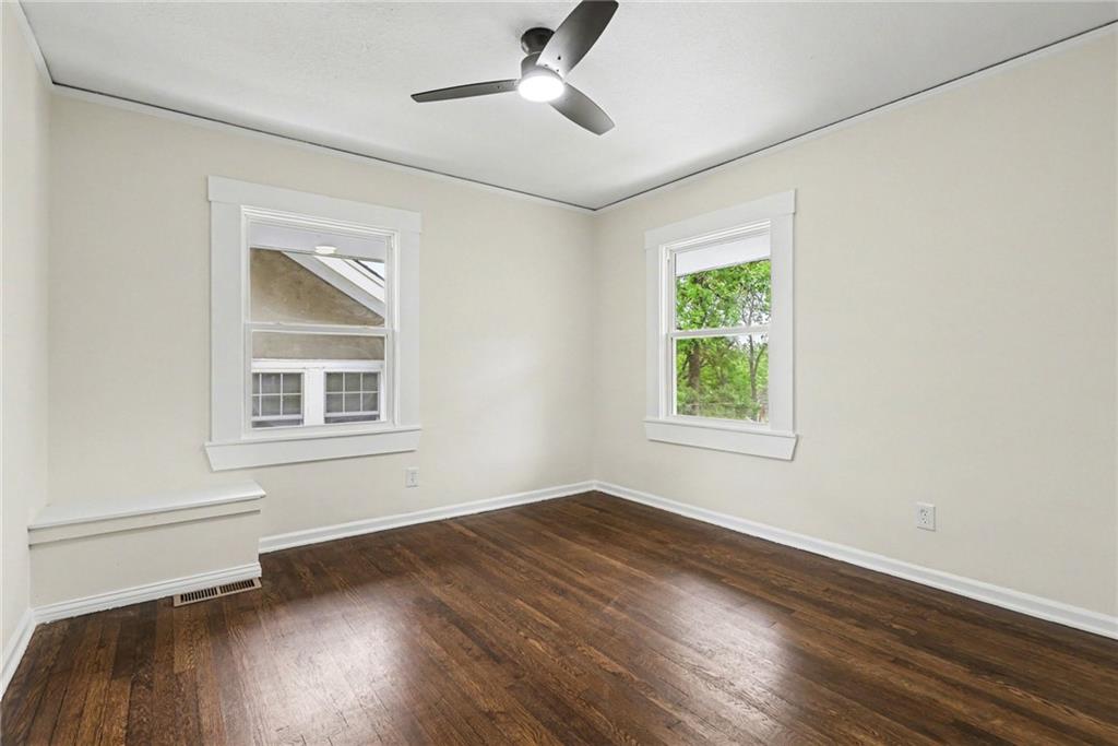 122 E 59th Street Property Photo 15