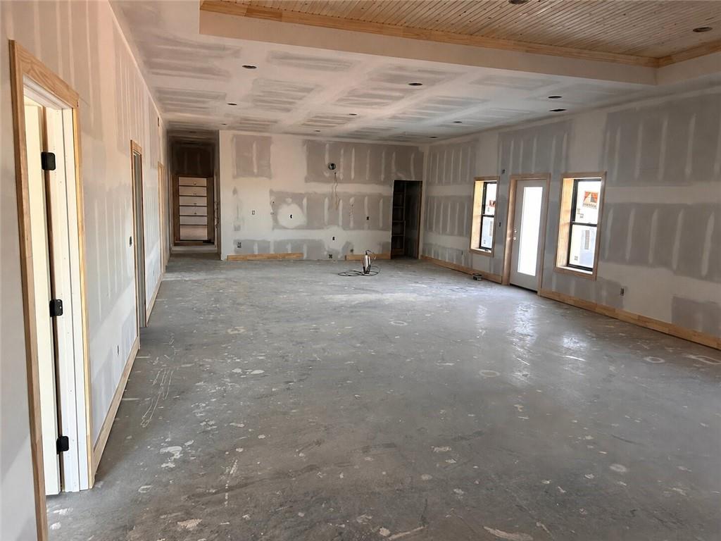 20014 Woodend Road Property Photo 11