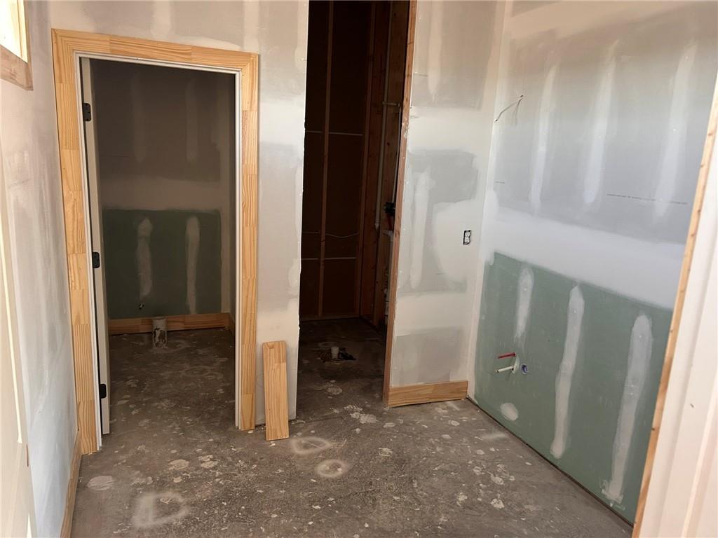 20014 Woodend Road Property Photo 16