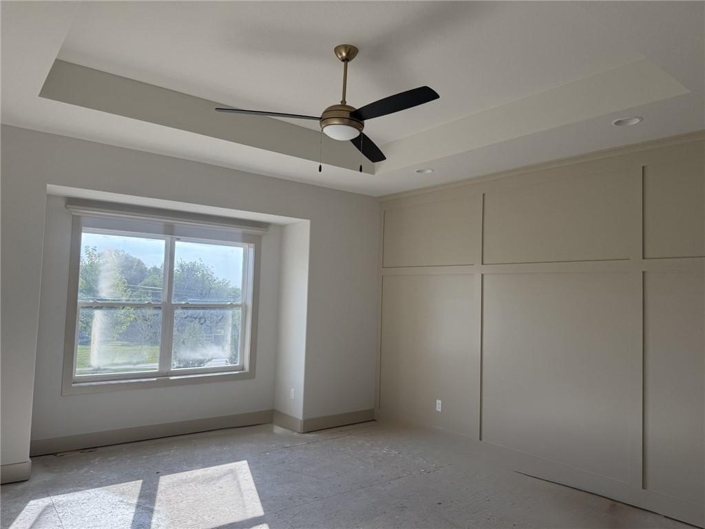 9009 N Poplar Avenue Property Photo 8