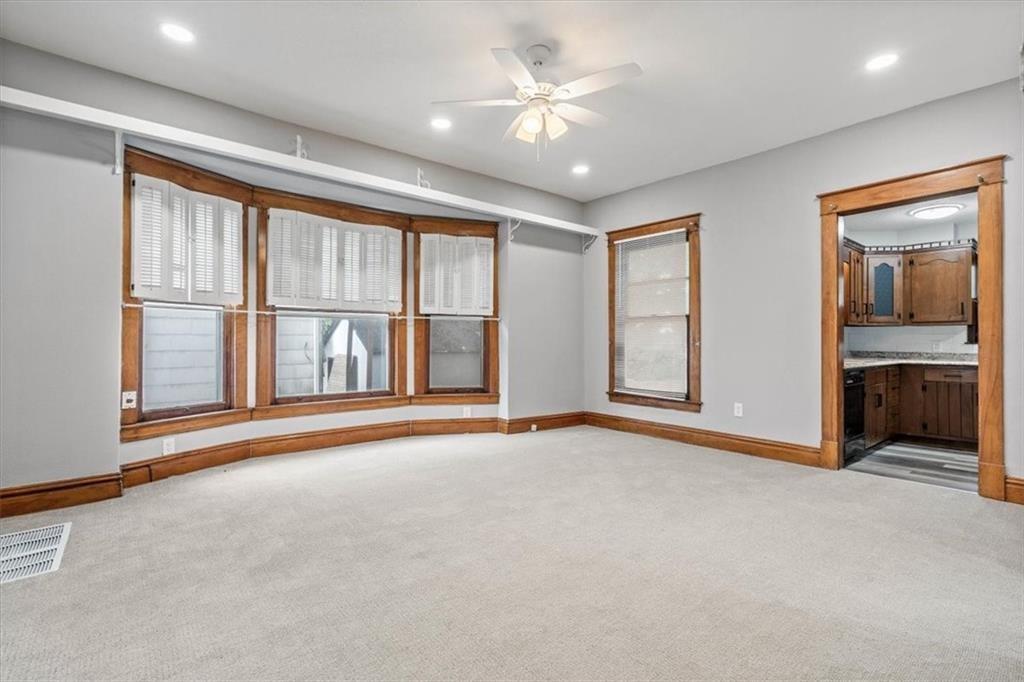 920 S Main Street Property Photo 4
