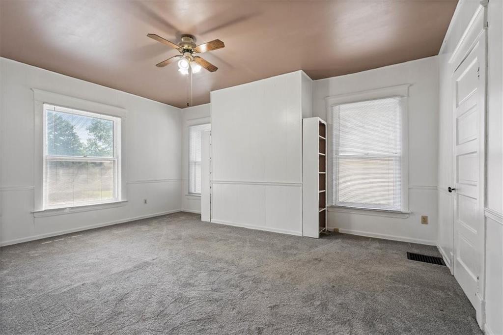 920 S Main Street Property Photo 14