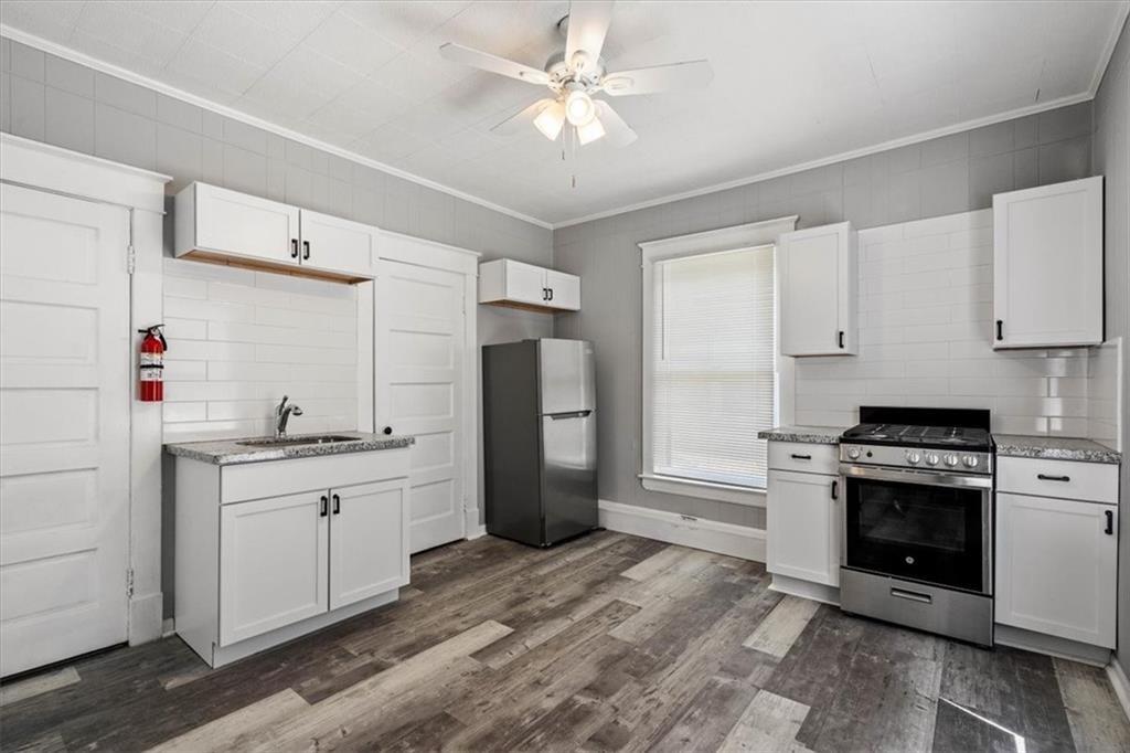 920 S Main Street Property Photo 17