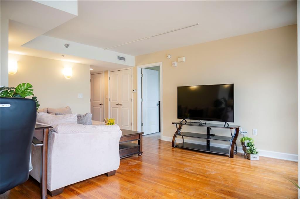 600 E Admiral Boulevard Property Photo 8