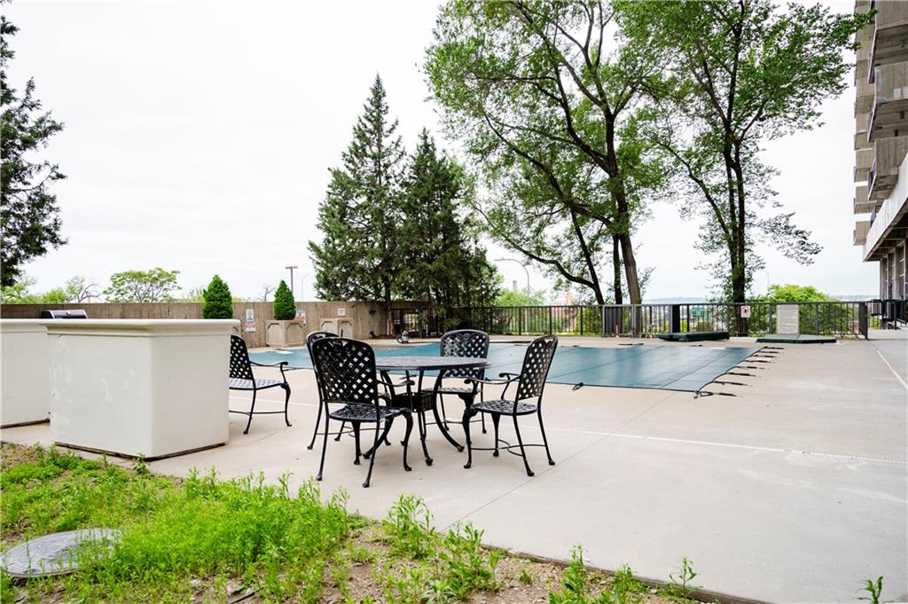 600 E Admiral Boulevard Property Photo 27