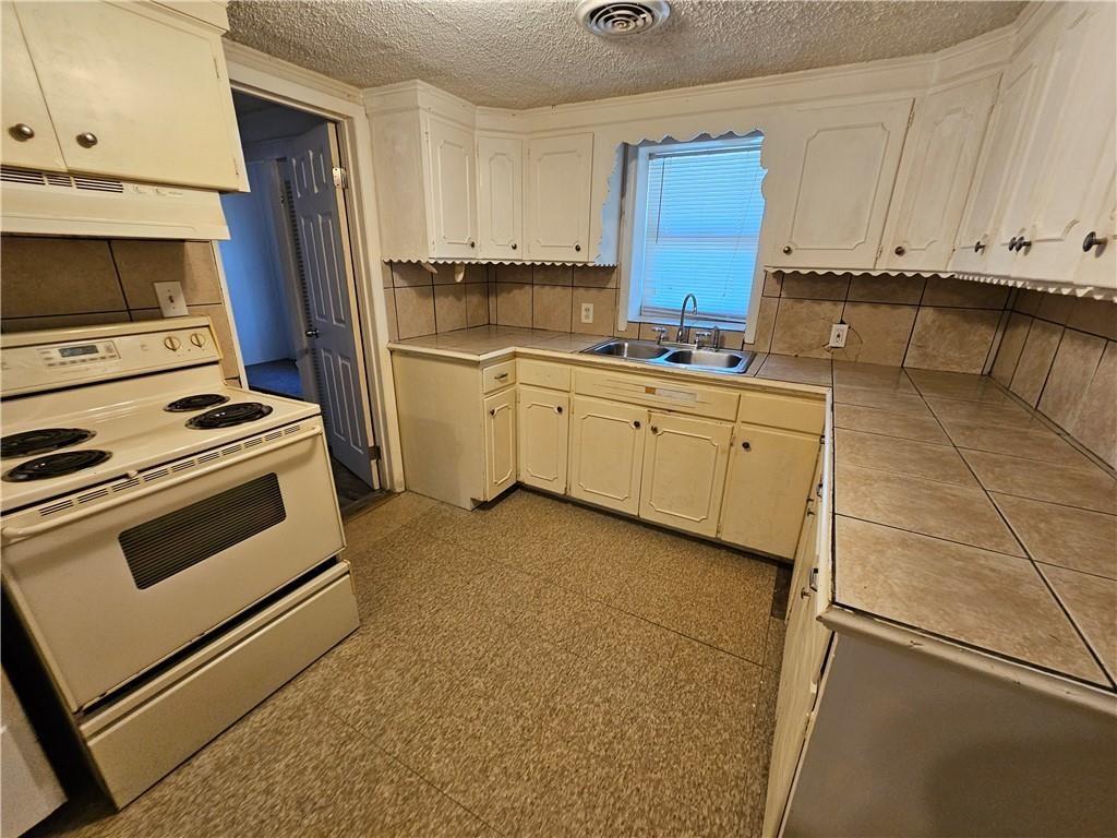 808 N Emery Street Property Photo 5