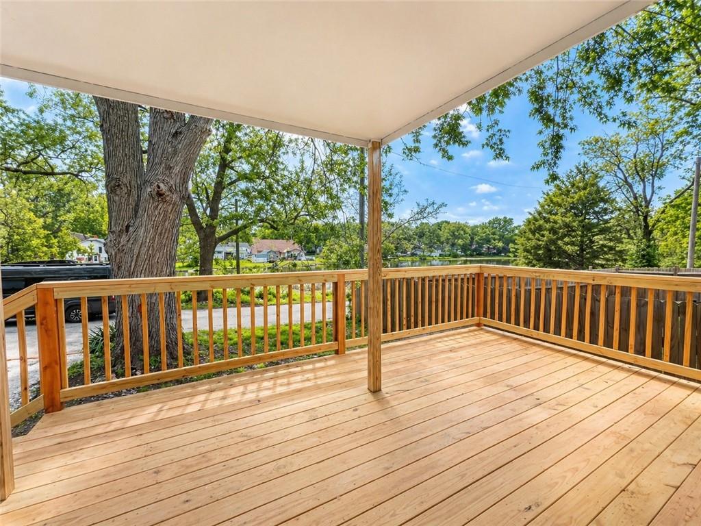 705 S Fairview Avenue Property Photo 4