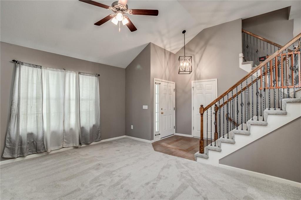 503 S 137th Place Property Photo 6