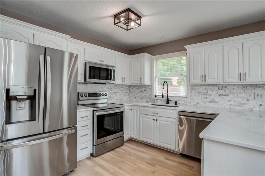 503 S 137th Place Property Photo 10