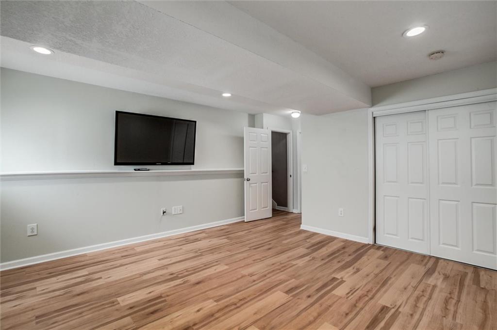 503 S 137th Place Property Photo 23