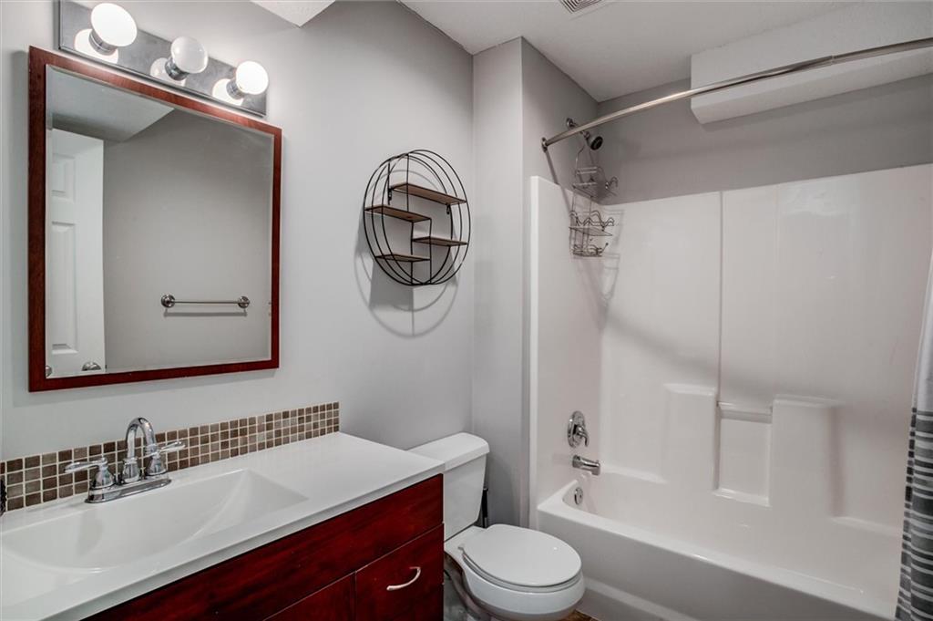 503 S 137th Place Property Photo 27