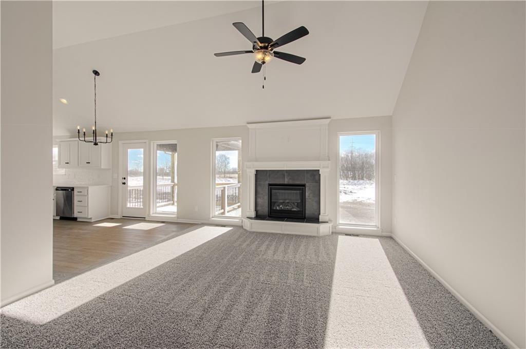 1206 Noah Lane Property Photo 4