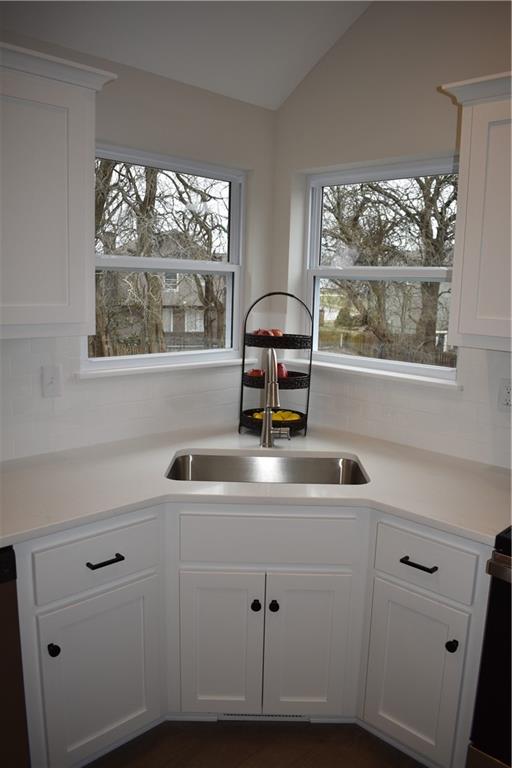 1206 Noah Lane Property Photo 9