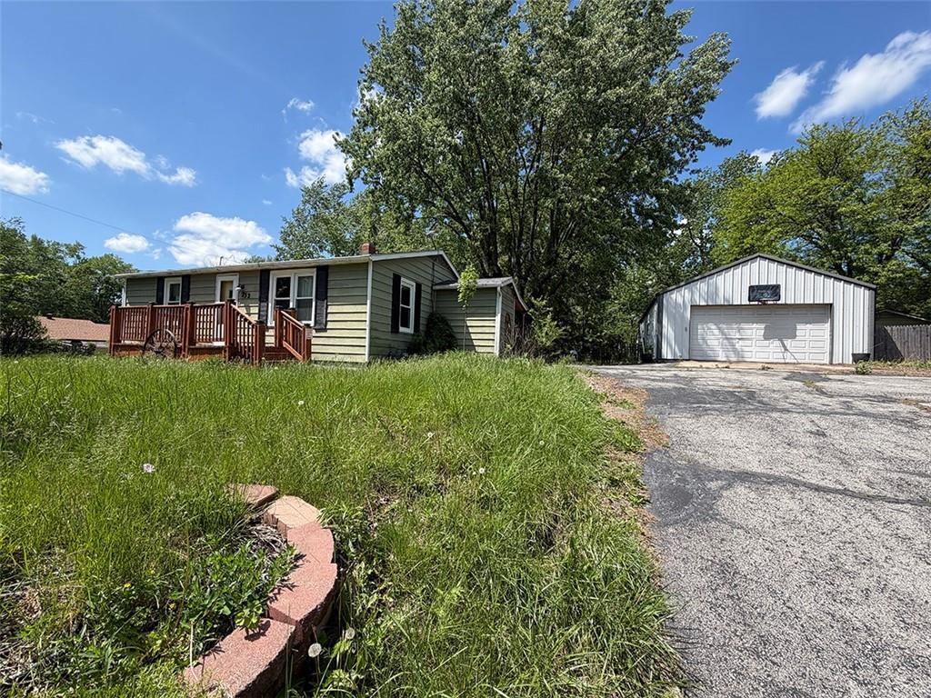 232 S County Line Road Property Photo 1