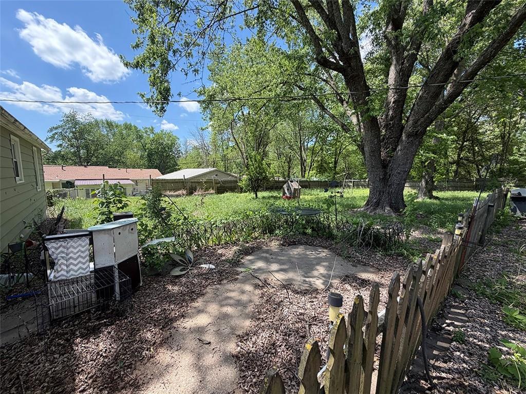 232 S County Line Road Property Photo 6
