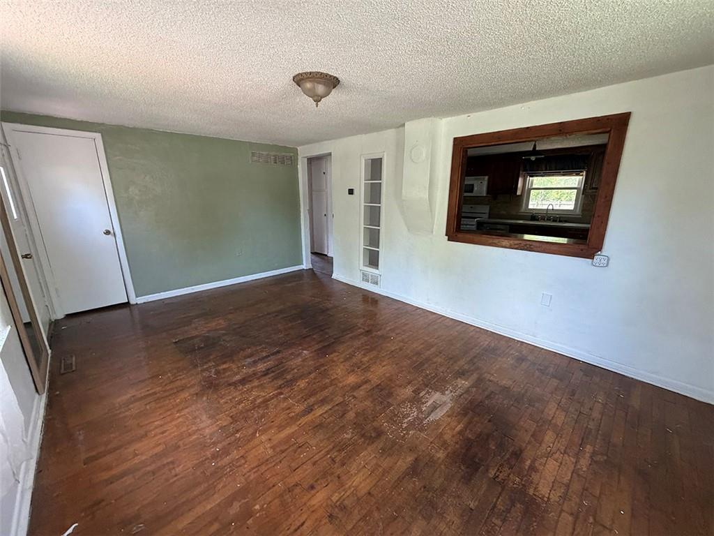 232 S County Line Road Property Photo 10