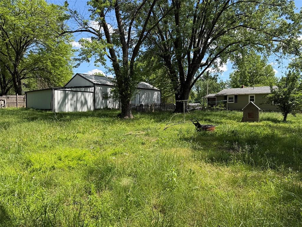 232 S County Line Road Property Photo 23