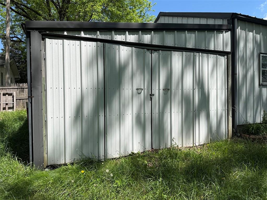 232 S County Line Road Property Photo 24