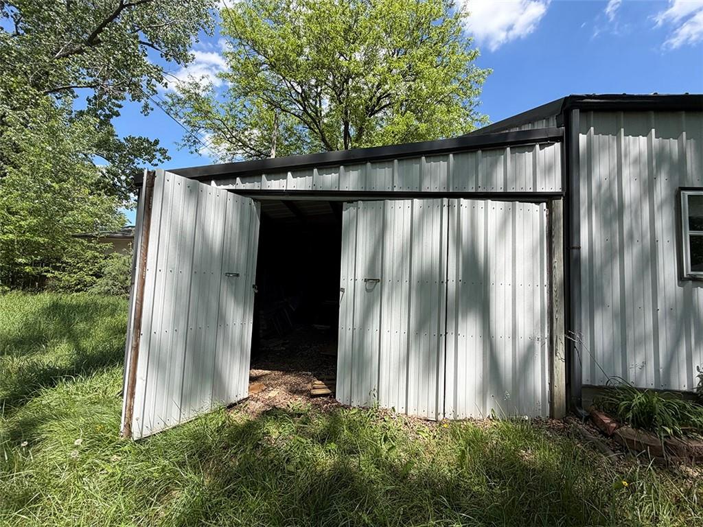 232 S County Line Road Property Photo 26
