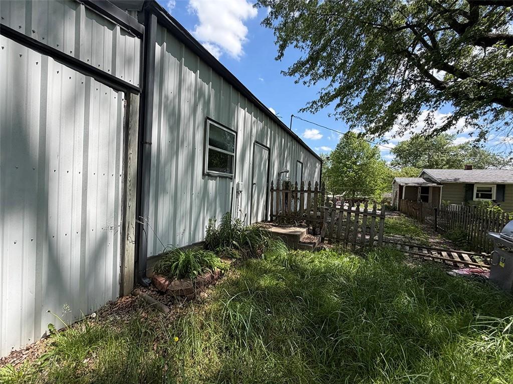 232 S County Line Road Property Photo 27