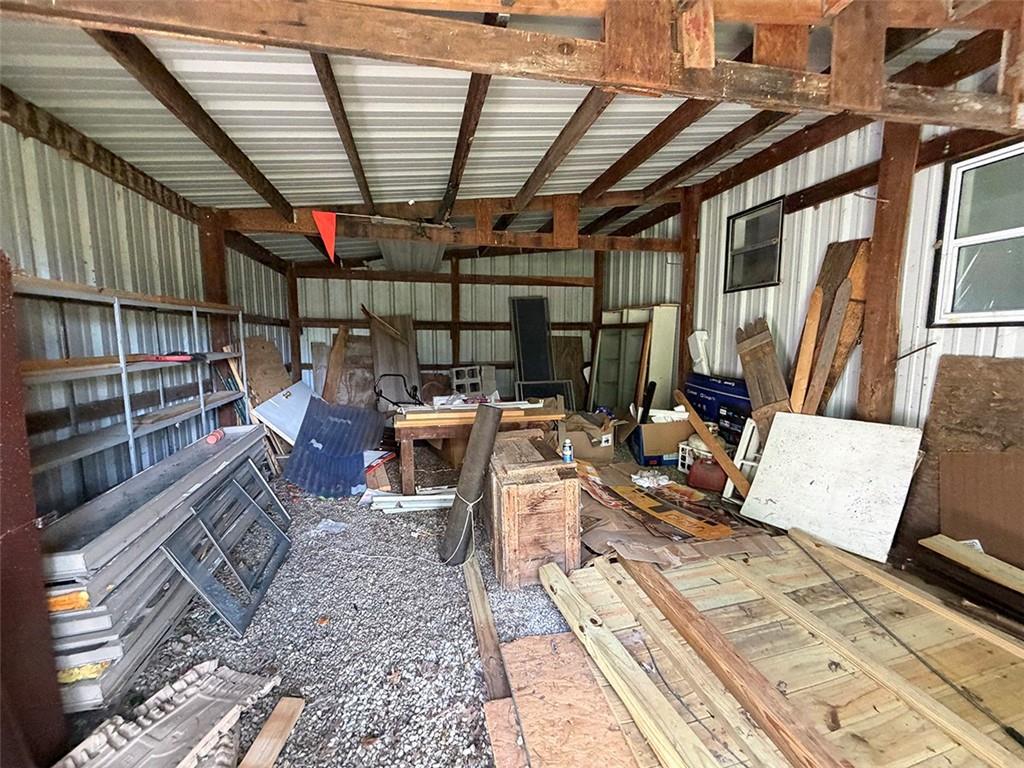 232 S County Line Road Property Photo 28