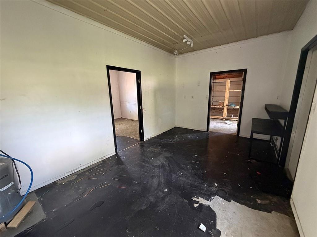 232 S County Line Road Property Photo 32