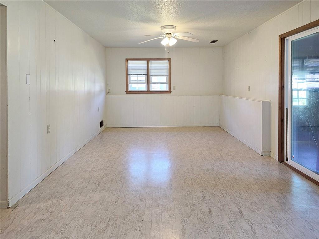209 W 6th Street Property Photo 34