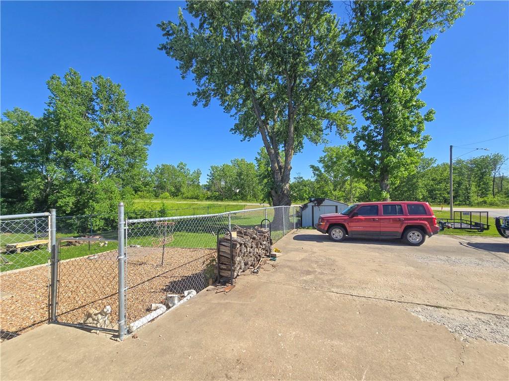 209 W 6th Street Property Photo 43