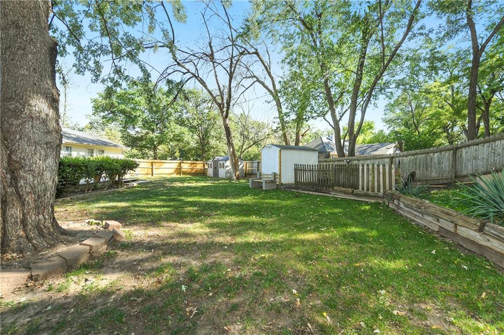 8855 E 53rd Terrace Property Photo 31
