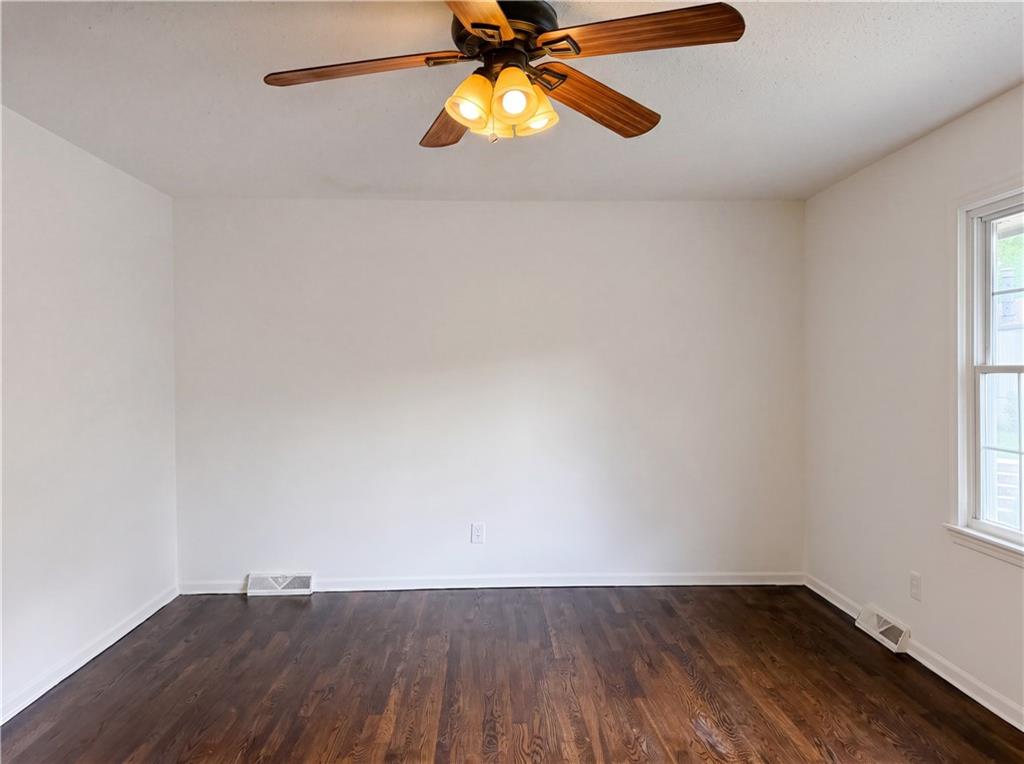 1913 Grant Circle Property Photo 4