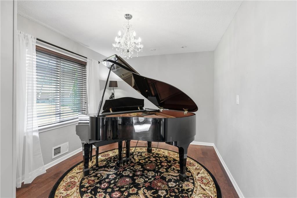14408 Berkshire Drive Property Photo 10