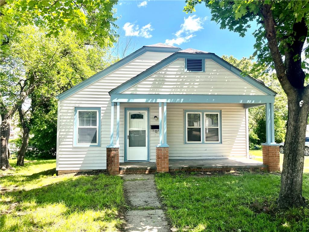 227 S Lynn Street Property Photo 1