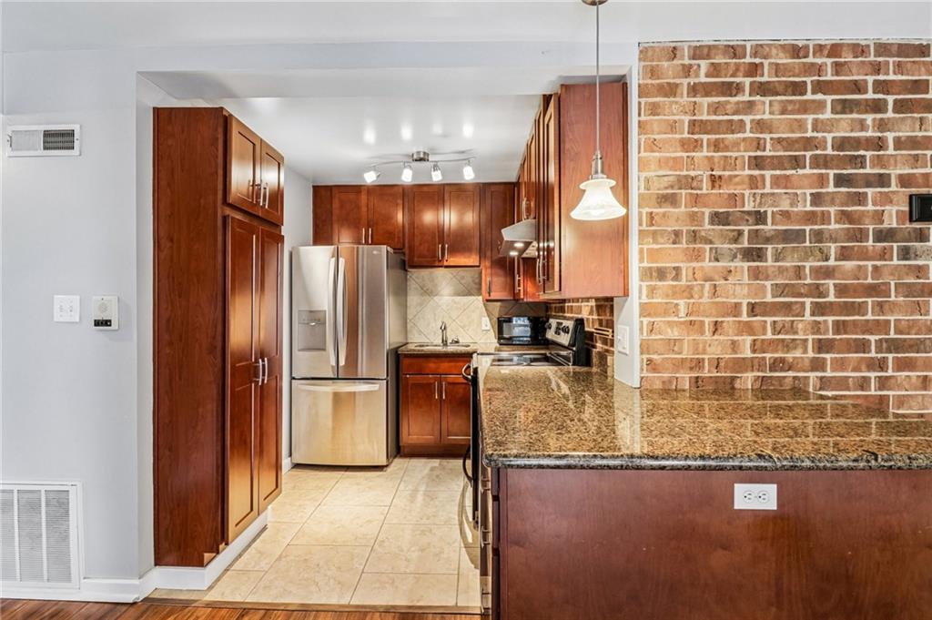 2933 Baltimore Avenue Property Photo 8