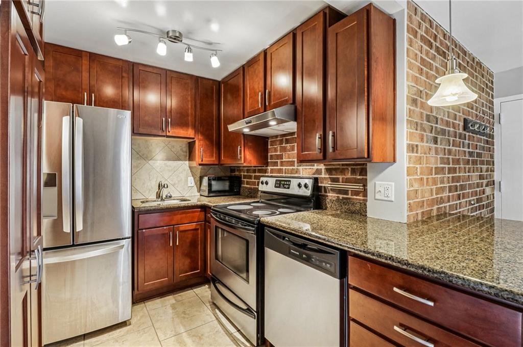 2933 Baltimore Avenue Property Photo 9